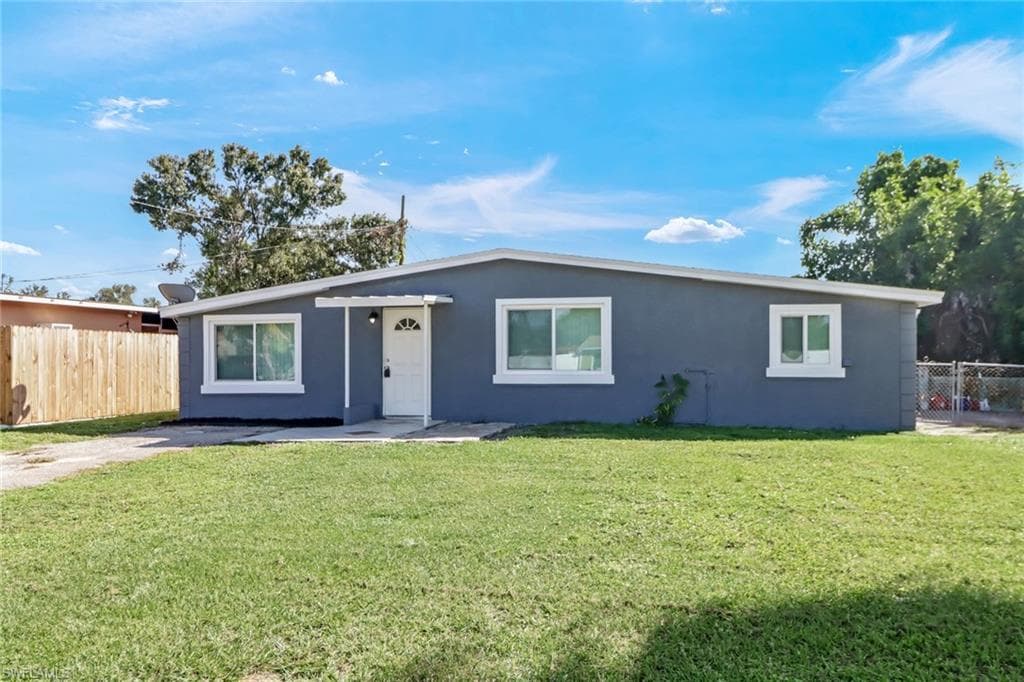 941 Hyacinth ST NORTH FORT MYERS, FL 33903