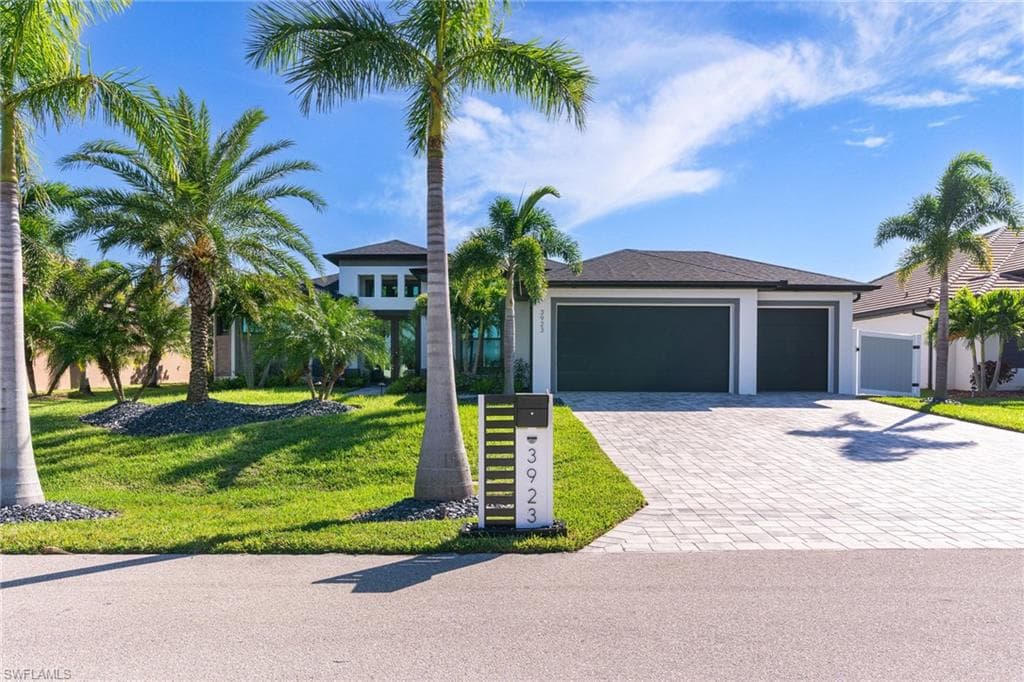 3923 SW 17th PL CAPE CORAL, FL 33914