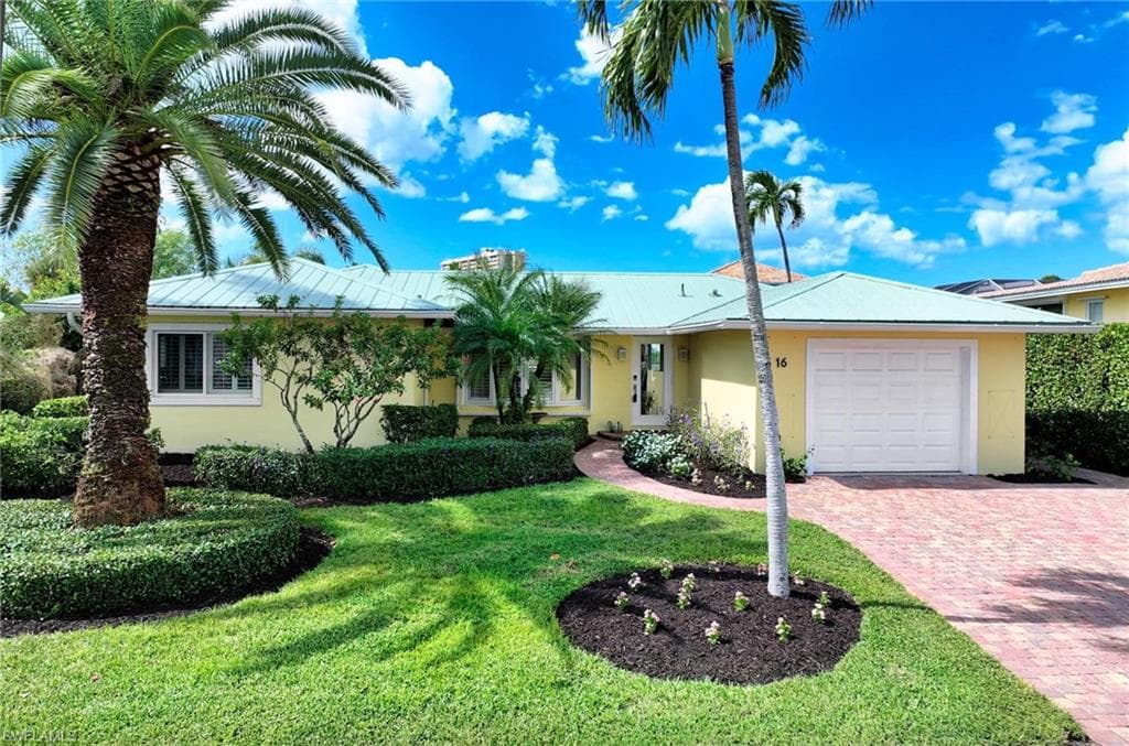 16 Buttercup CT MARCO ISLAND, FL 34145