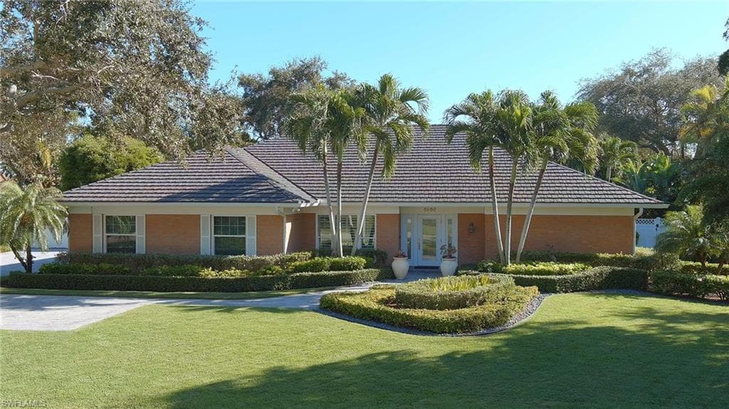 6608 Ridgewood DR NAPLES, FL 34108
