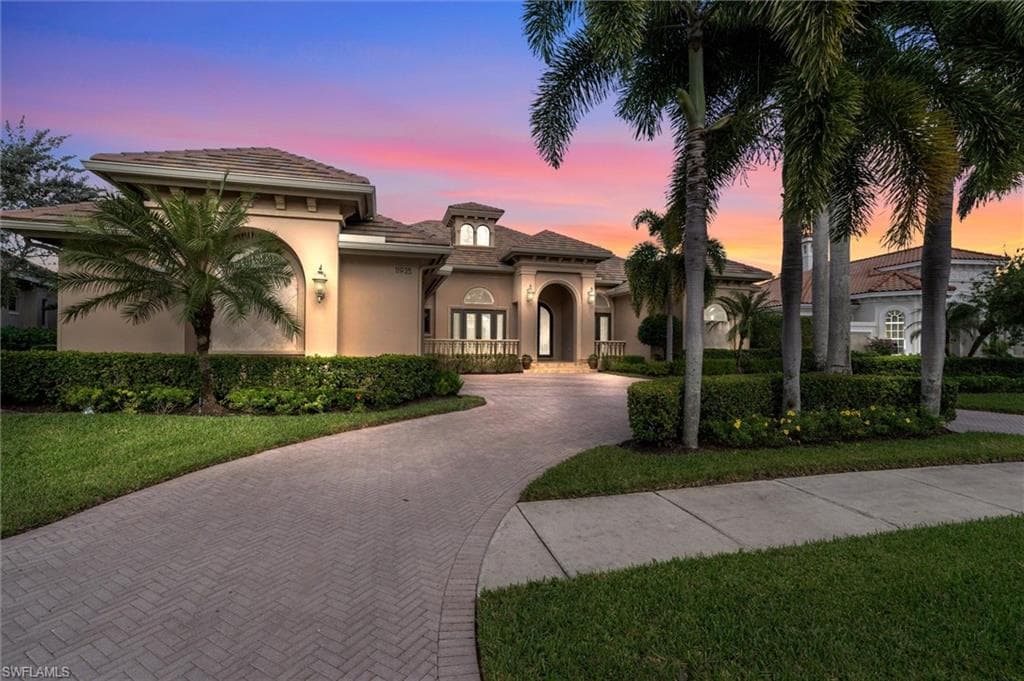 11935 Hedgestone CT NAPLES, FL 34120