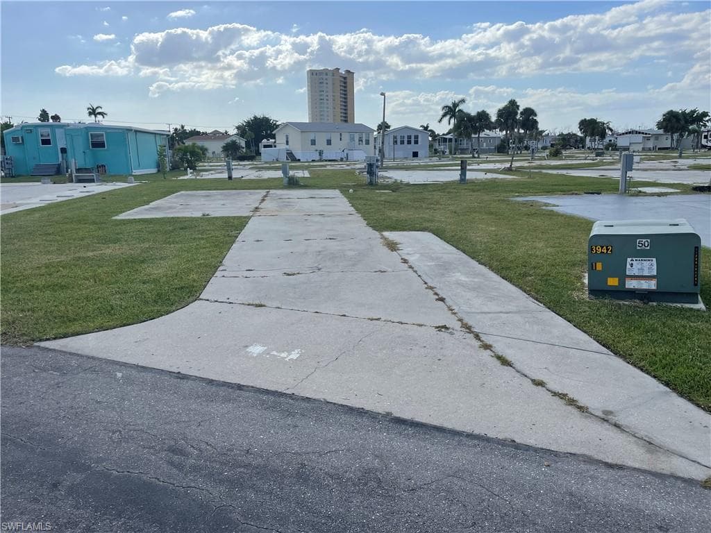 19681 Summerlin RD 114 FORT MYERS, FL 33908