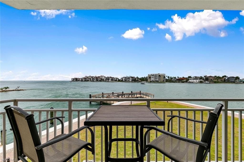 1204 Edington PL C202 MARCO ISLAND, FL 34145