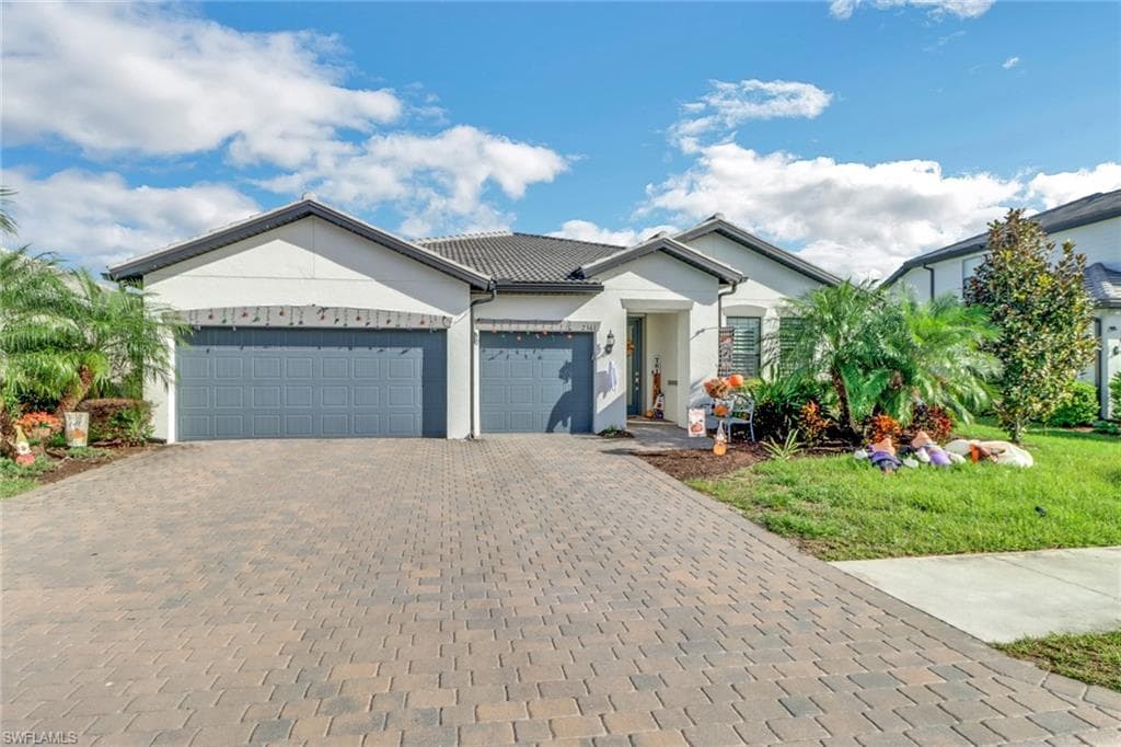 2361 Tangerine LN NAPLES, FL 34120