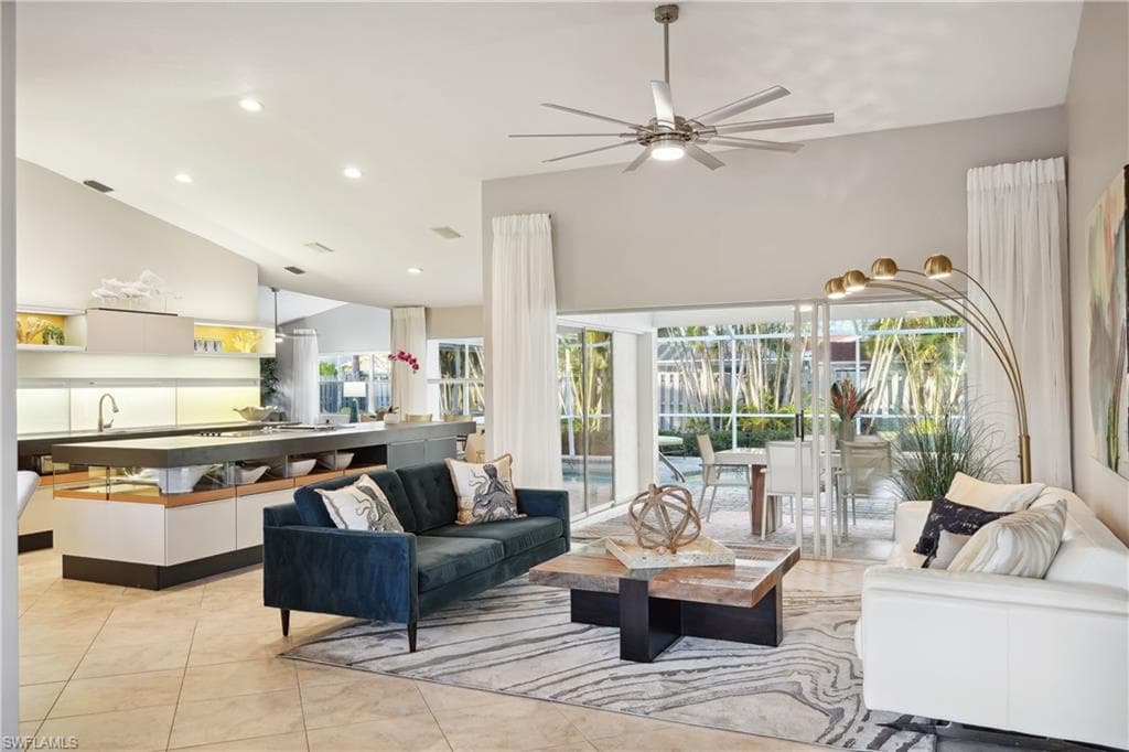661 97th AVE N NAPLES, FL 34108