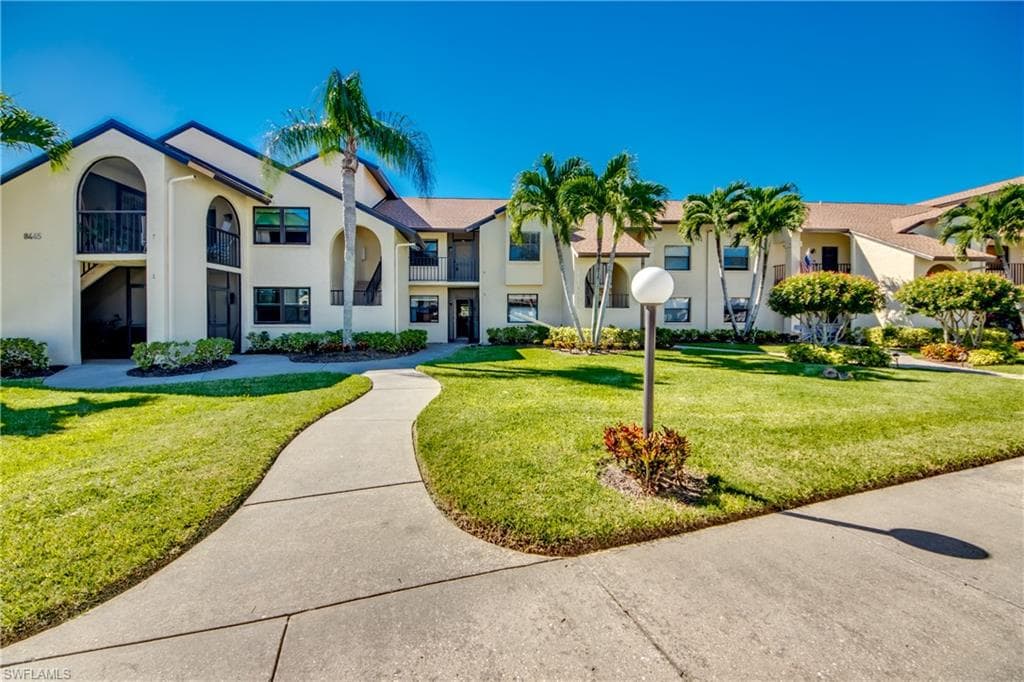 8445 Charter Club CIR 8 FORT MYERS, FL 33919