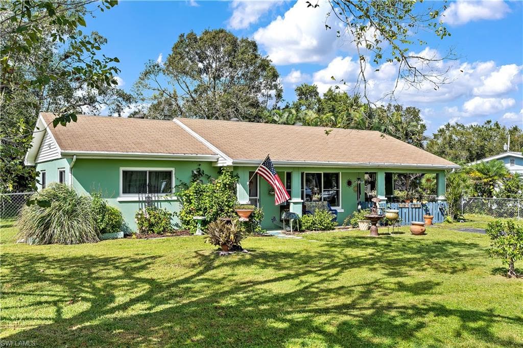 1167 Travis AVE NORTH FORT MYERS, FL 33903