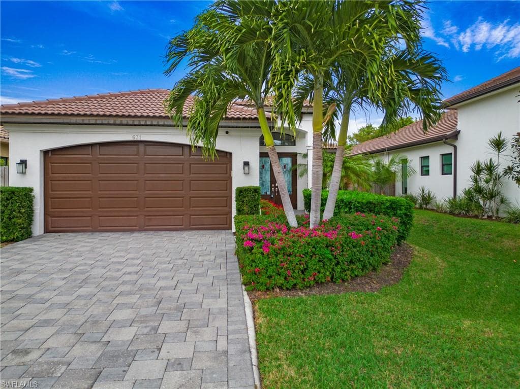 631 96th AVE N NAPLES, FL 34108