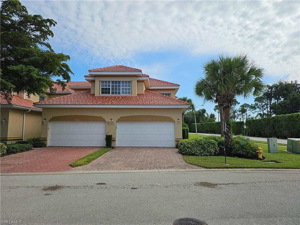13860 AVON PARK CIR. CIR W 204 FORT MYERS, FL 33912