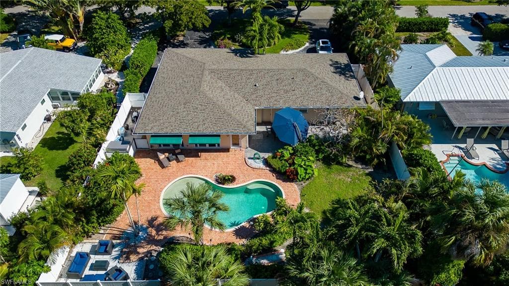 1274 Pine CT NAPLES, FL 34102