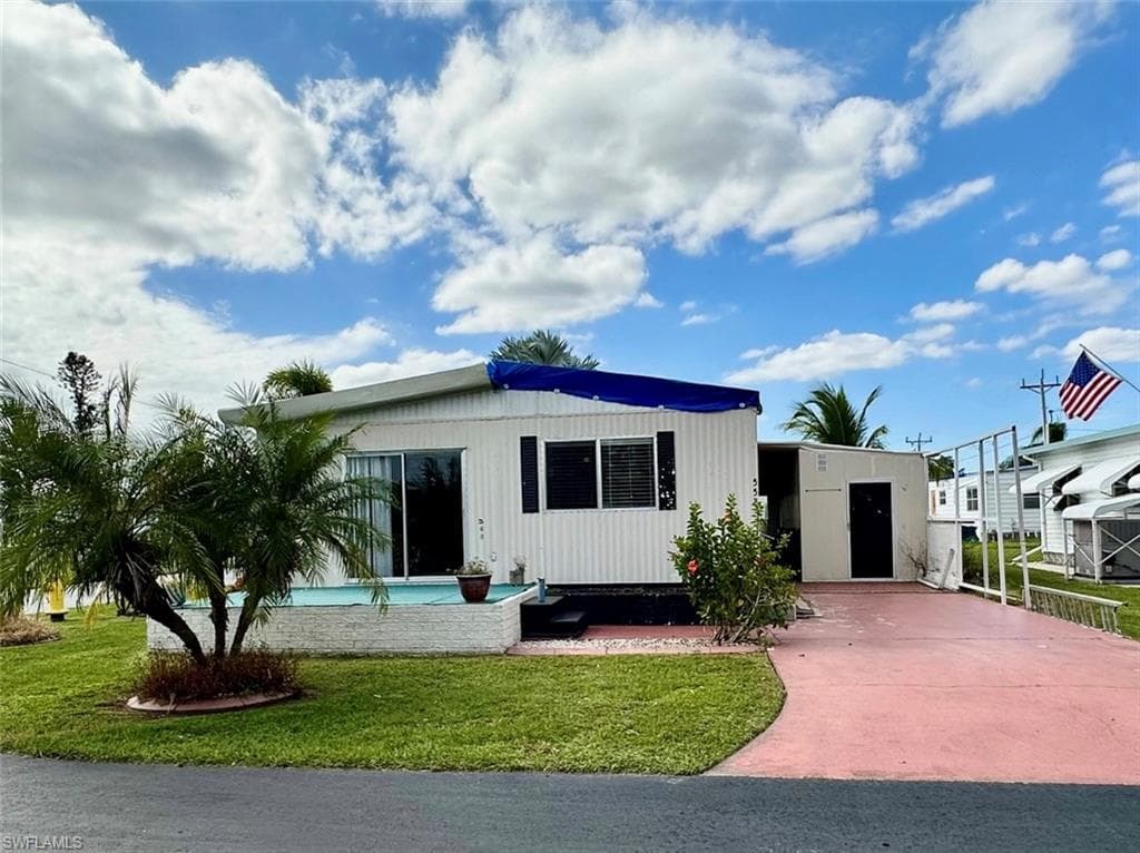 552 Freedom ST NORTH FORT MYERS, FL 33917