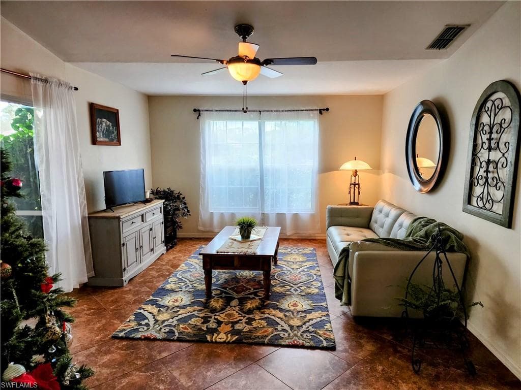 9350 Pineapple RD FORT MYERS, FL 33967