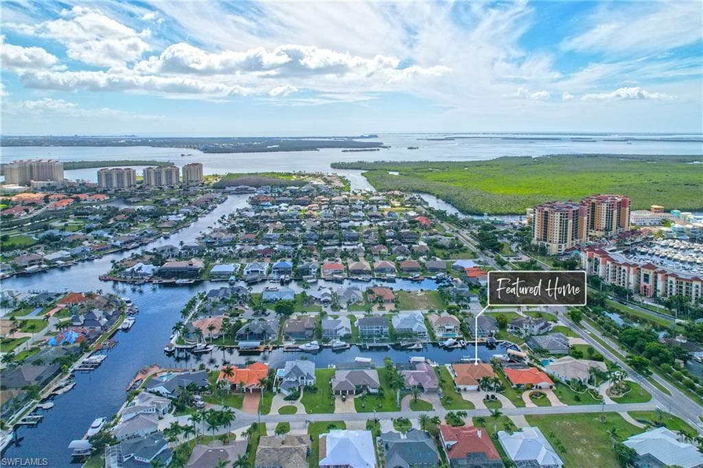 1524 SW 56th TER CAPE CORAL, FL 33914