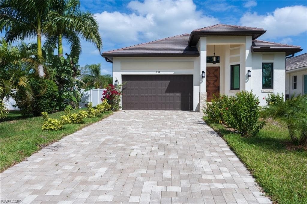 631 100th AVE N NAPLES, FL 34108