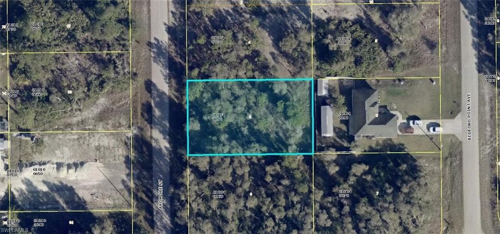 909 Ardmore ST LEHIGH ACRES, FL 33974