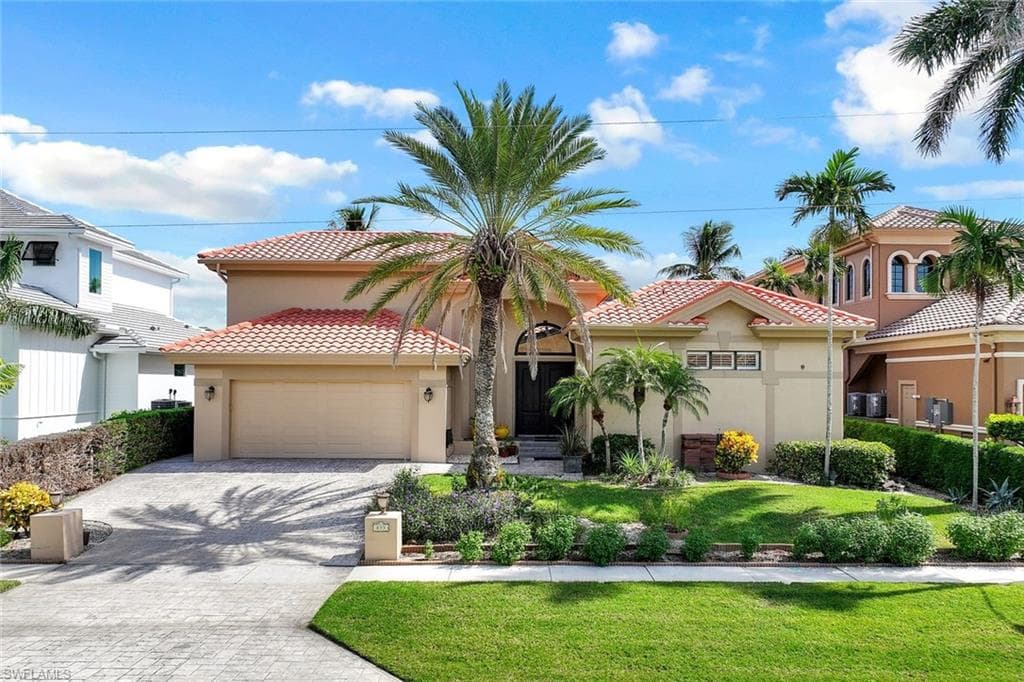 833 Swan DR MARCO ISLAND, FL 34145