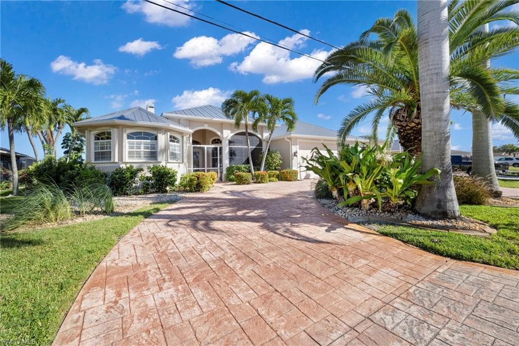 2027 Cornwallis PKWY CAPE CORAL, FL 33904