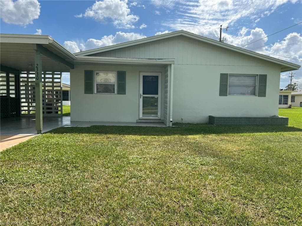 2330 E 5th ST LEHIGH ACRES, FL 33936