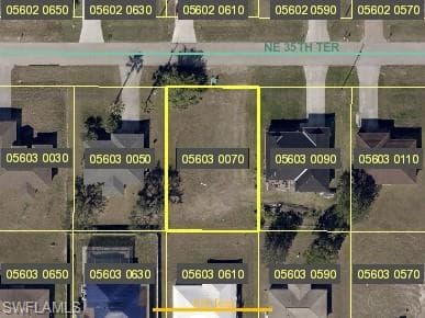 1512 NE 35th TER CAPE CORAL, FL 33909