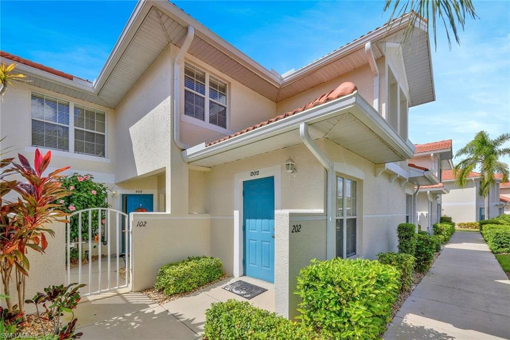 5025 Cedar Springs DR 102 NAPLES, FL 34110