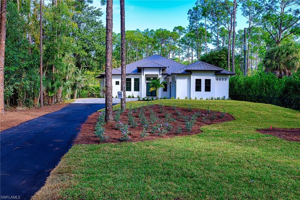 6055 English Oaks LN NAPLES, FL 34119