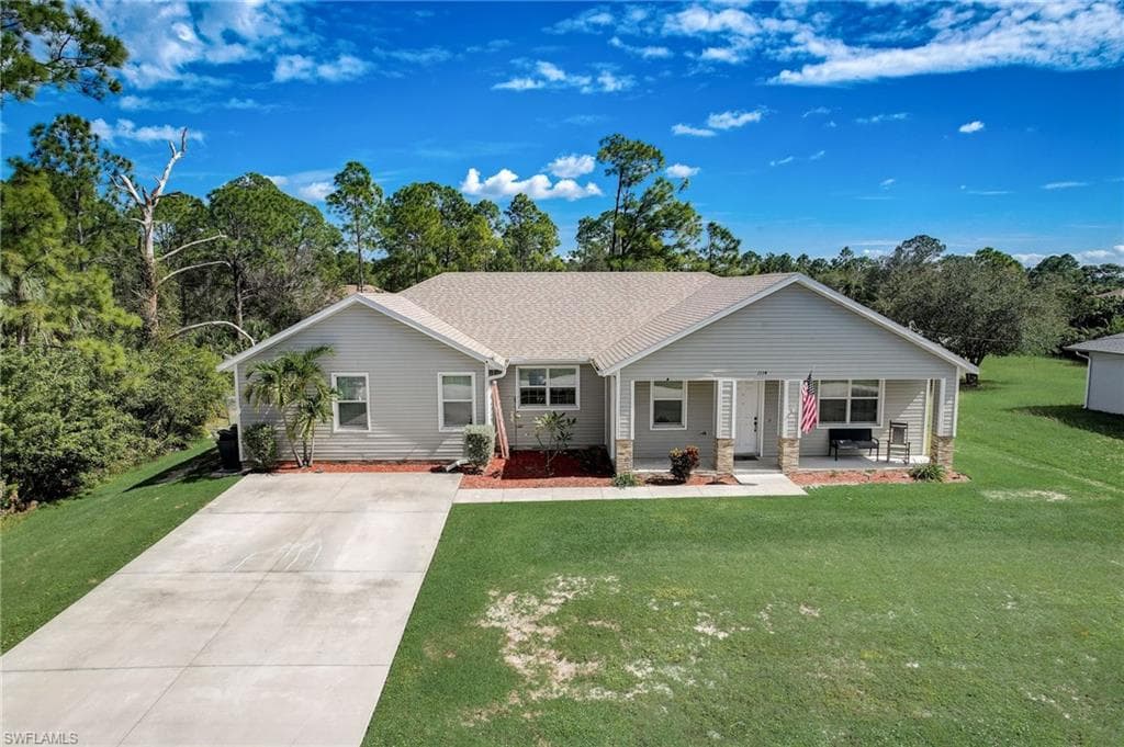 1114 Wagner AVE LEHIGH ACRES, FL 33972
