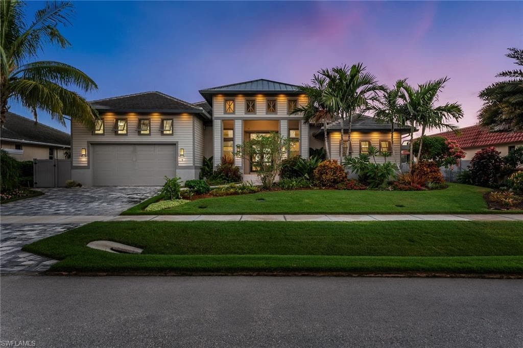 15 Blue Hill CT MARCO ISLAND, FL 34145