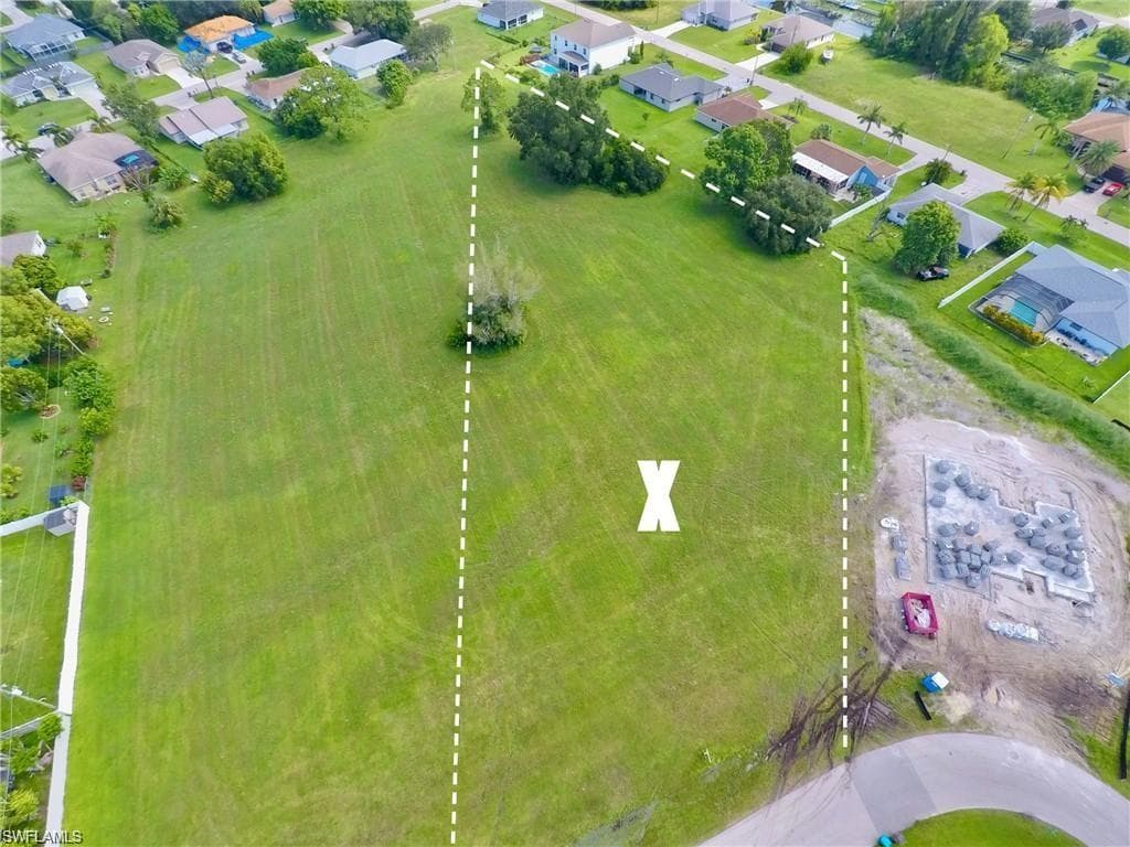 1209 SW 9th TER CAPE CORAL, FL 33991