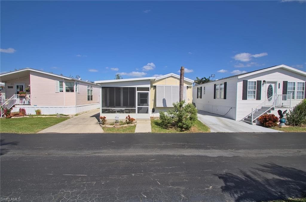 11600 Oakdale DR FORT MYERS, FL 33908