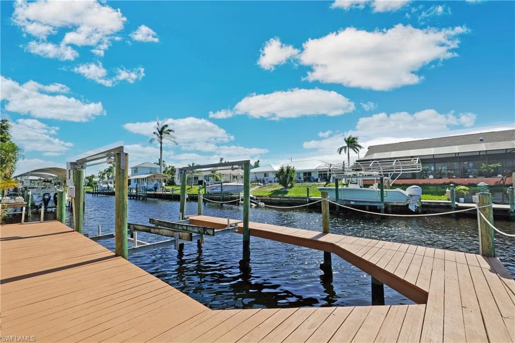 1324 SE 21st TER CAPE CORAL, FL 33990