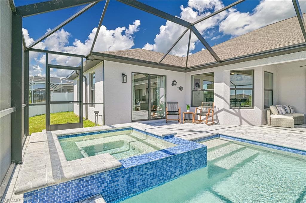 1902 SW 28th LN CAPE CORAL, FL 33914