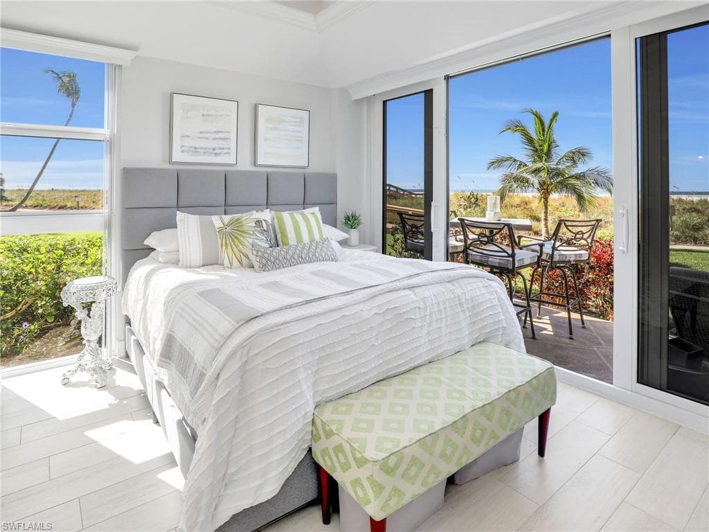 180 Seaview CT 107 MARCO ISLAND, FL 34145