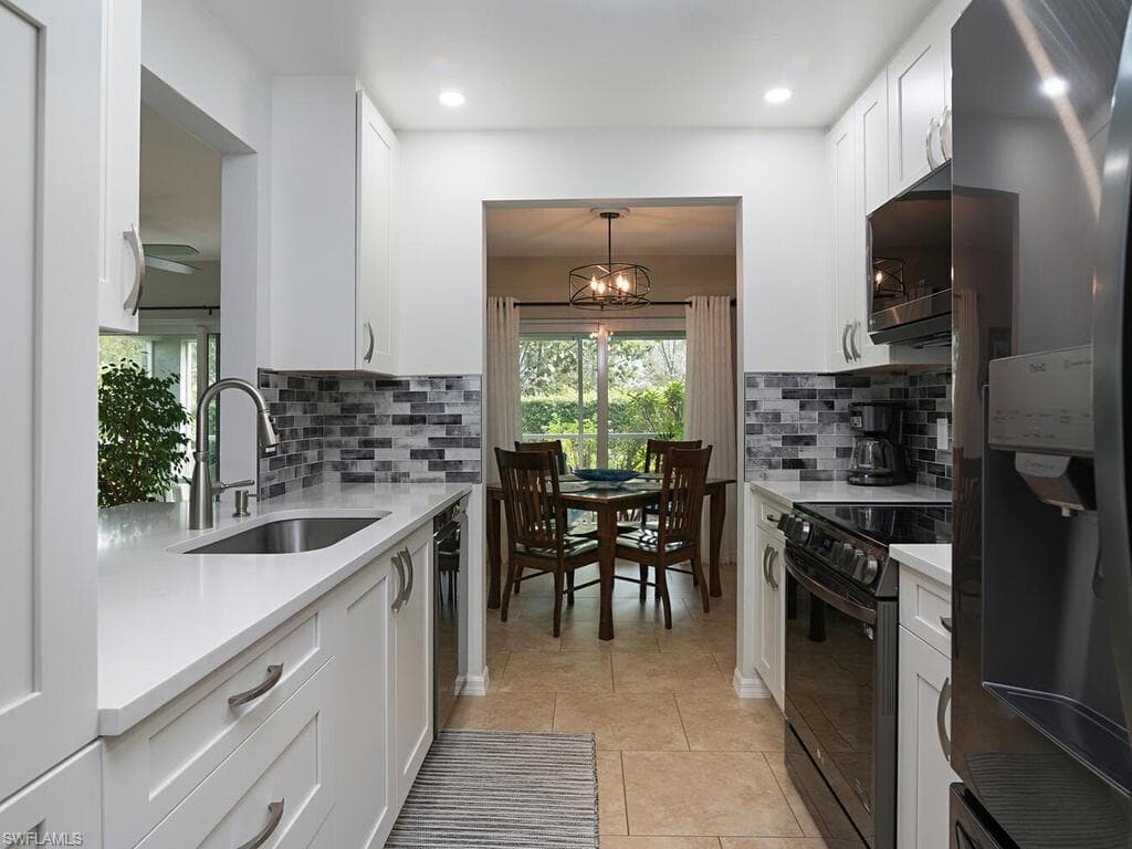 2141 Tama CIR 101 NAPLES, FL 34112