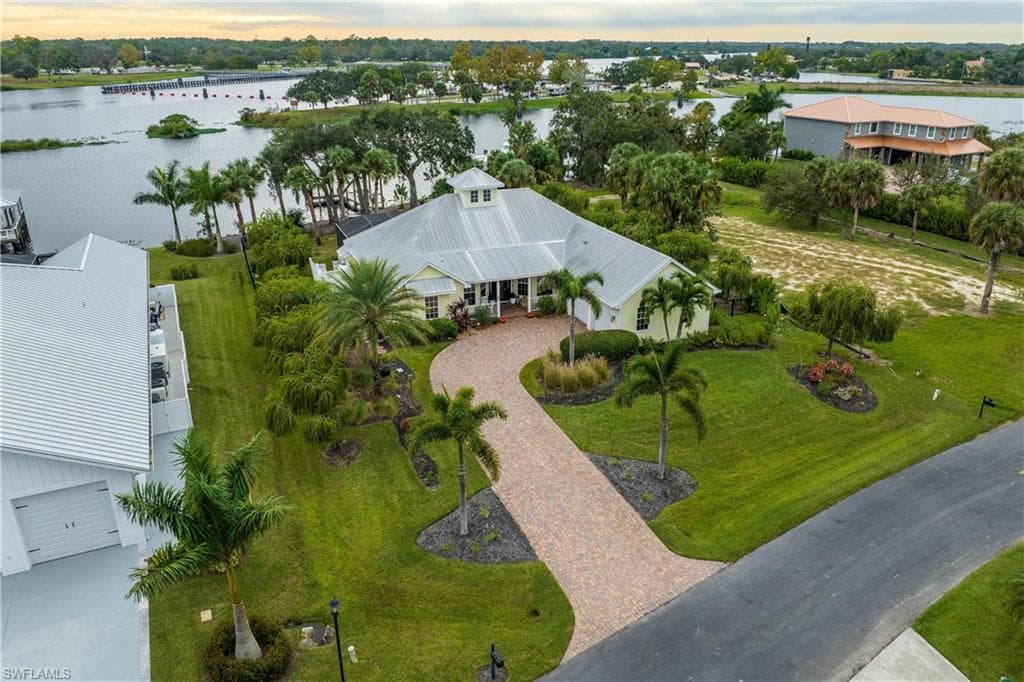 16430 Oakview CIR ALVA, FL 33920