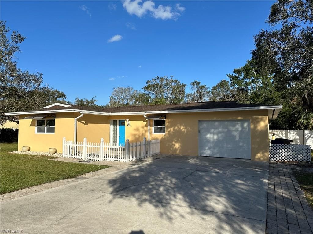 4181 Woodbrier DR FORT MYERS, FL 33905