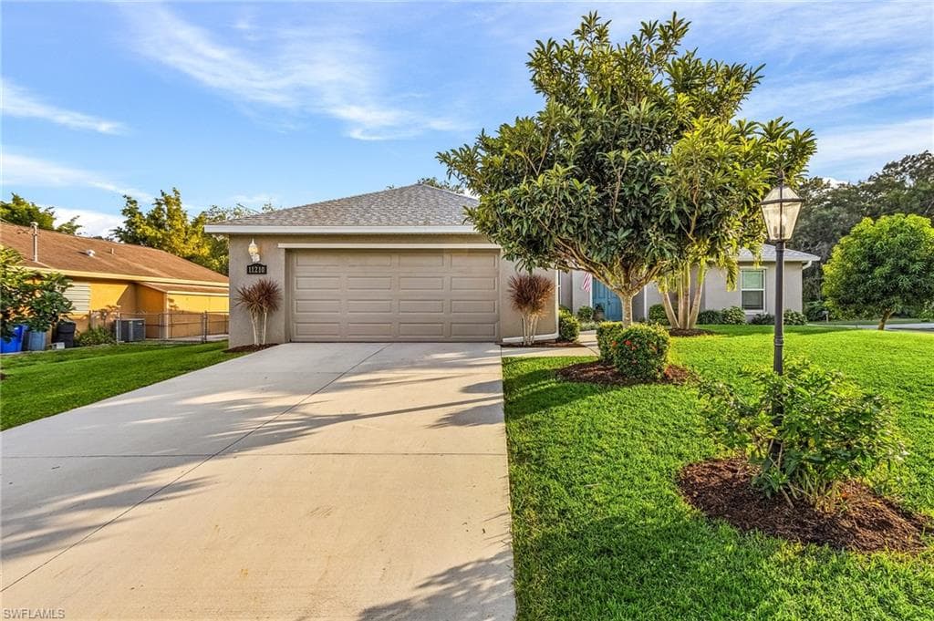 11210 Rabun Gap DR NORTH FORT MYERS, FL 33917