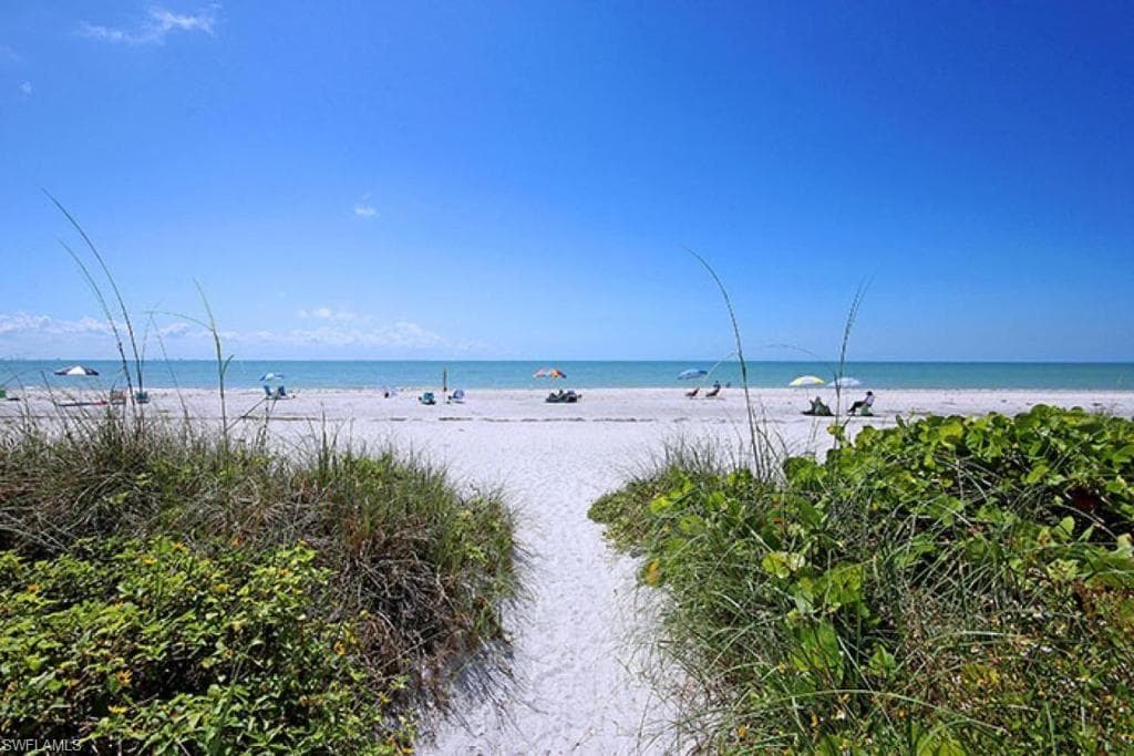 1501 Middle Gulf DR E208 SANIBEL, FL 33957