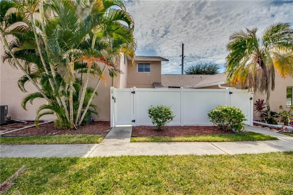 1103 SE 8th TER D CAPE CORAL, FL 33990