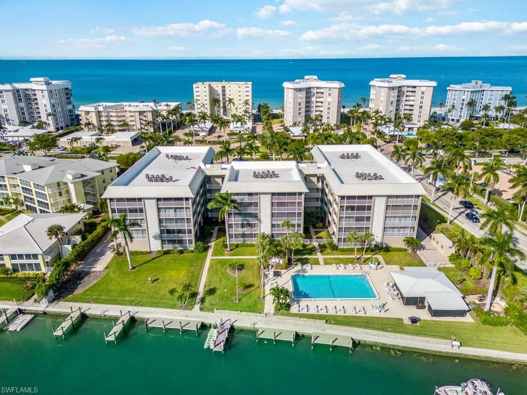 2880 Gulf Shore BLVD N 206 NAPLES, FL 34103