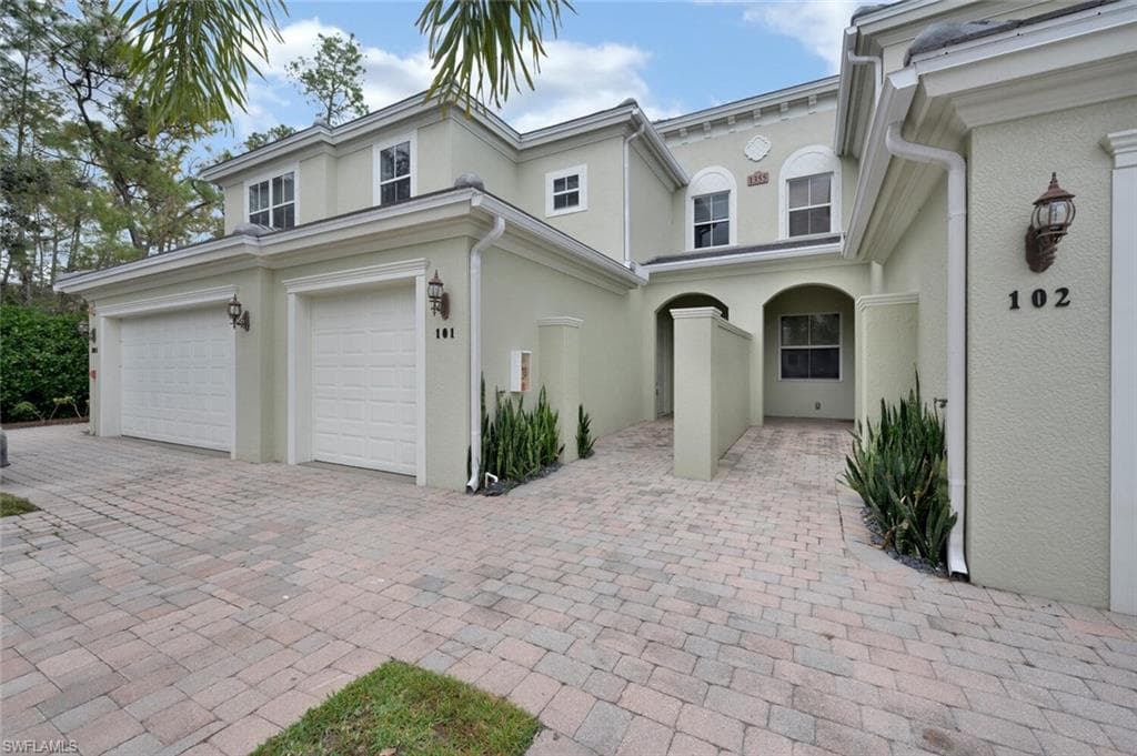 1355 Mariposa CIR 101 NAPLES, FL 34105