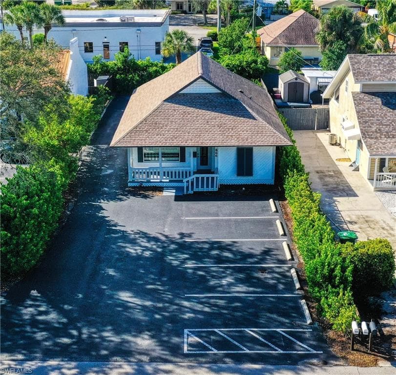 866 97th AVE N NAPLES, FL 34108