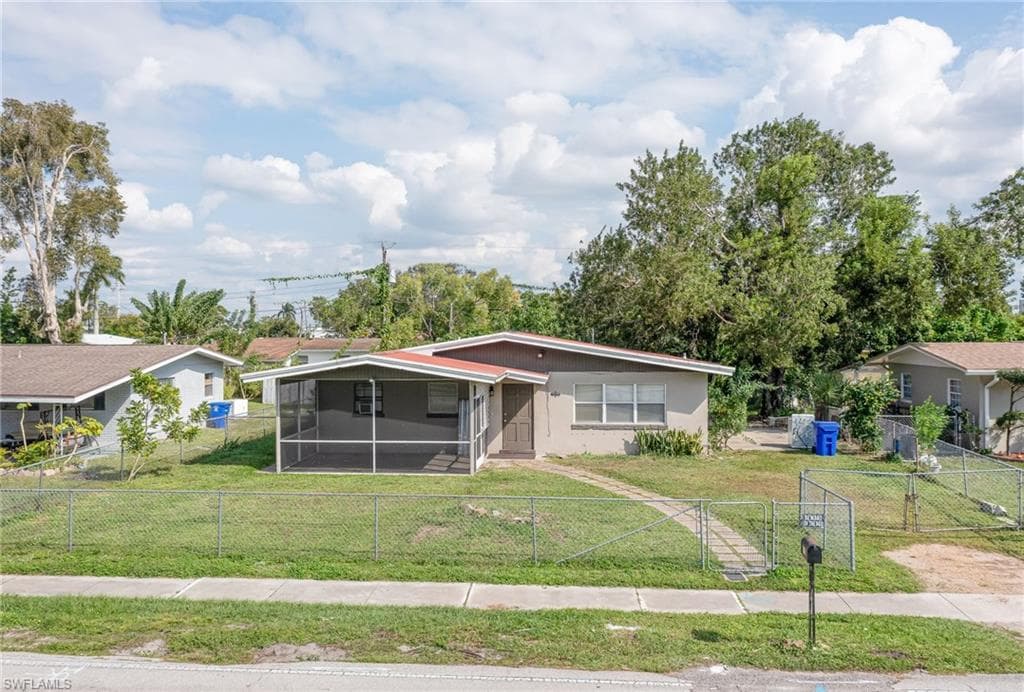 3229 Central AVE FORT MYERS, FL 33901