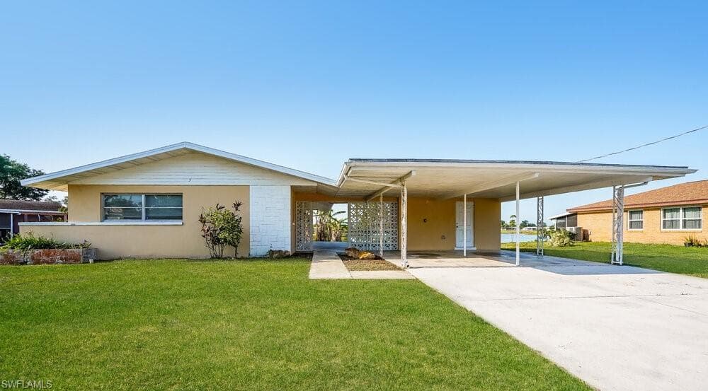 502 Leeland Heights BLVD E LEHIGH ACRES, FL 33936