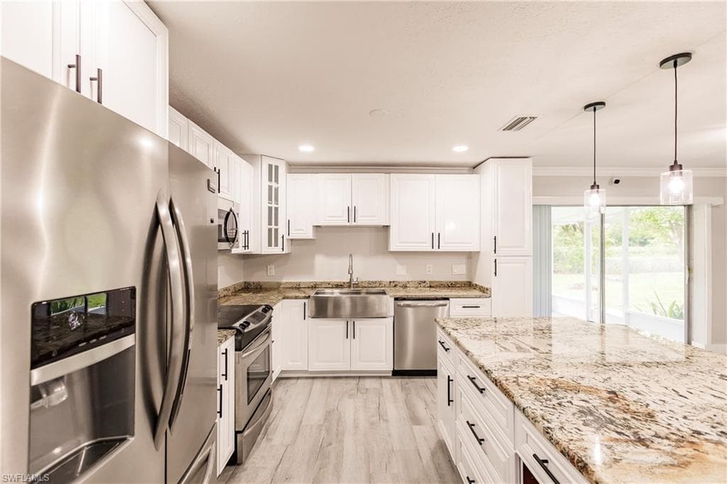 1812 Coral Point DR CAPE CORAL, FL 33990