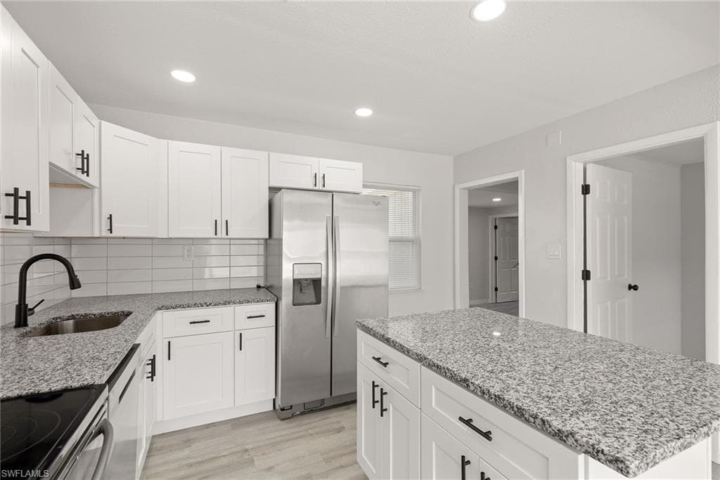 2056 Garden LN BRADENTON, FL 34205