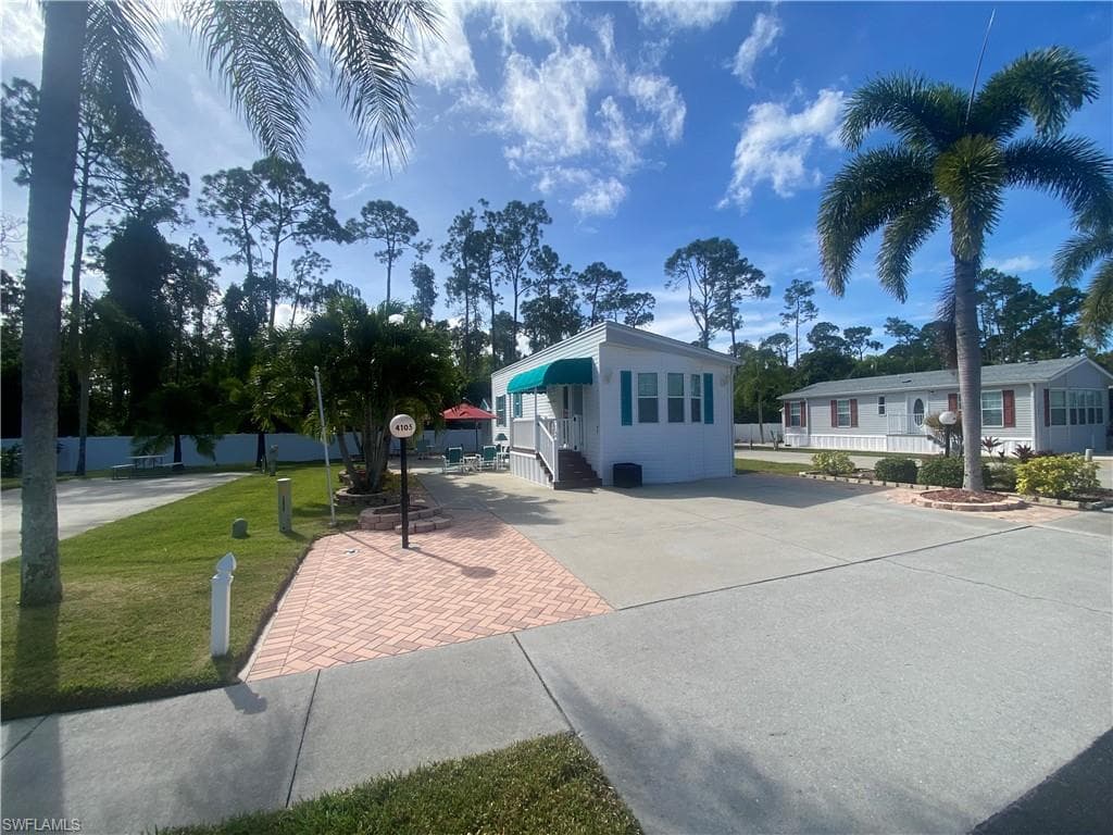 4105 Crystal Lake DR NAPLES, FL 34119