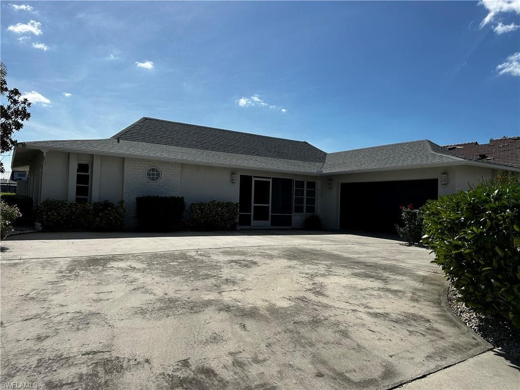 1924 SE 32nd TER CAPE CORAL, FL 33904