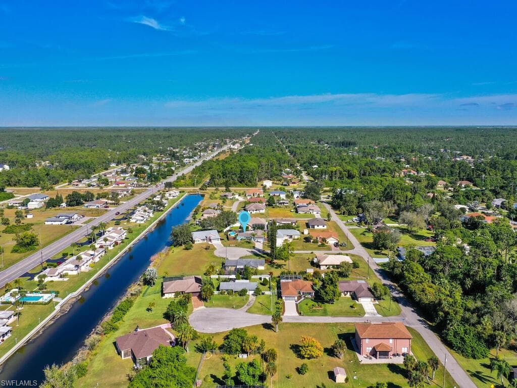 2405 Bay PLZ LEHIGH ACRES, FL 33936