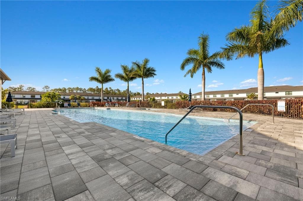 7384 Rockefeller DR NAPLES, FL 34119