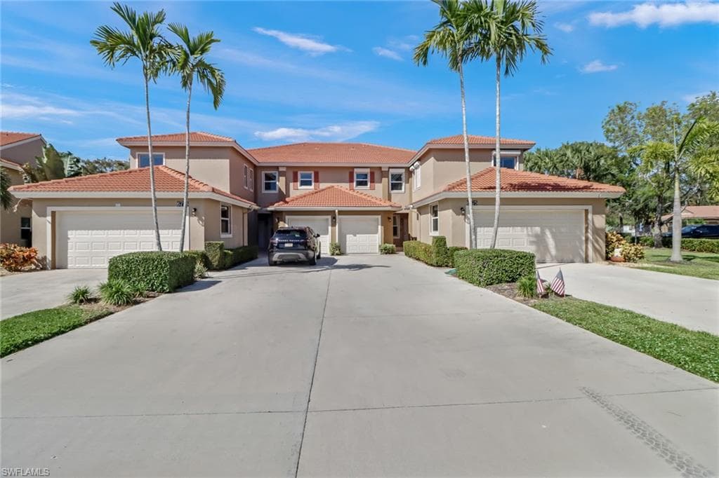 6775 Huntington Lakes CIR 202 NAPLES, FL 34119